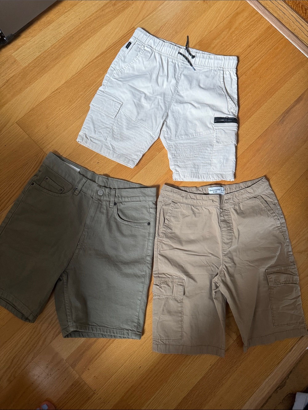 Zara BoysShorts in Olive, Khaki Abercrombie and cream Rings of fire. - Picture 4 of 4